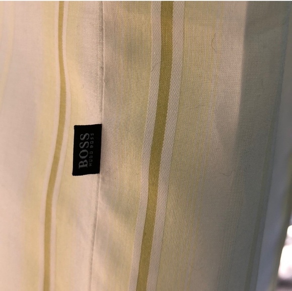 Hugo Boss short sleeve button down - Picture 3 of 3